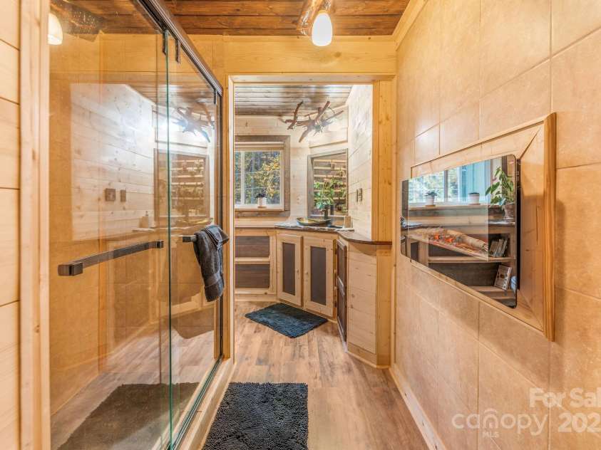 226 Fish Pond Lane, Burnsville, NC 28714.  MLS# CAR4326469, YatesRealty ID 2646. 