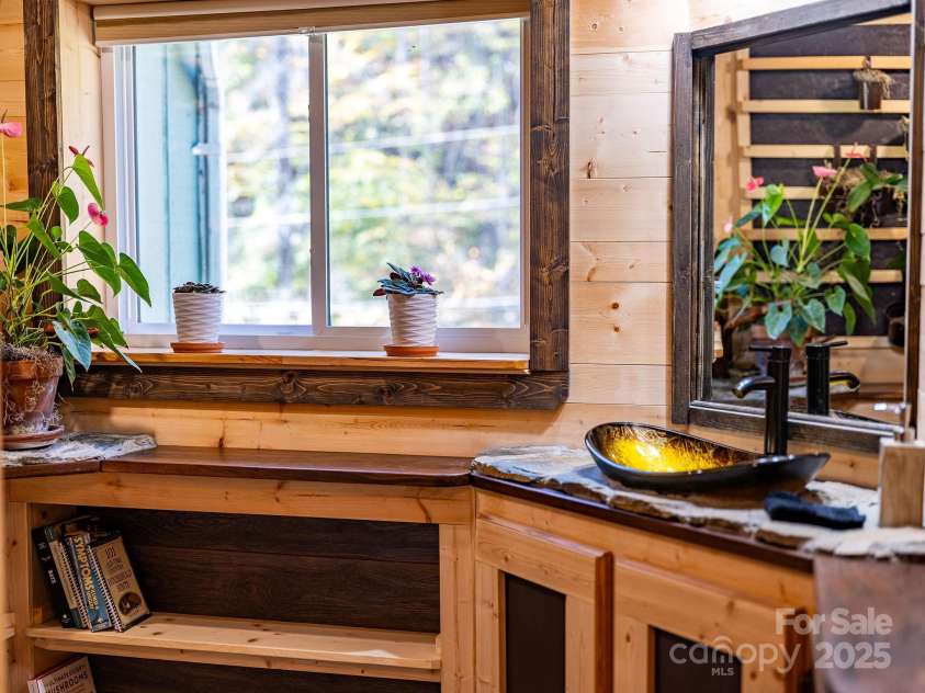 226 Fish Pond Lane, Burnsville, NC 28714.  MLS# CAR4326469, YatesRealty ID 2646. 