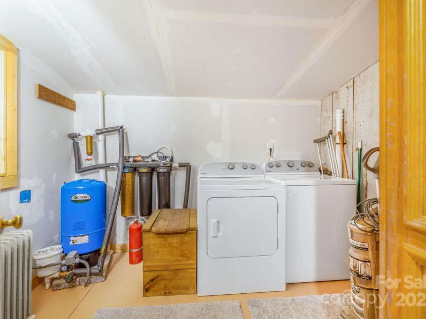 226 Fish Pond Lane, Burnsville, NC 28714.  MLS# CAR4326469, YatesRealty ID 2646. 