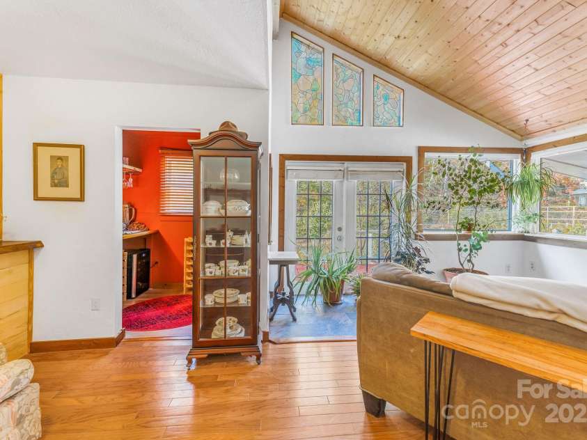 226 Fish Pond Lane, Burnsville, NC 28714.  MLS# CAR4326469, YatesRealty ID 2646. Thoughtful finishes throughout.