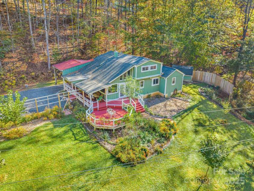 226 Fish Pond Lane, Burnsville, NC 28714.  MLS# CAR4326469, YatesRealty ID 2646. Welcome to lovely Fish Pond Lane.