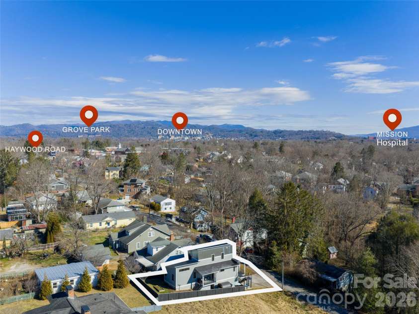 89 Vance Crescent Extension, Asheville, NC 28806.  MLS# CAR4338074, YatesRealty ID 2646. 