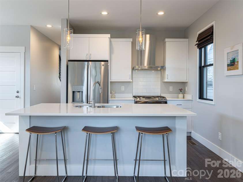 89 Vance Crescent Extension, Asheville, NC 28806.  MLS# CAR4338074, YatesRealty ID 2646. Kitchen & Kitchen Island