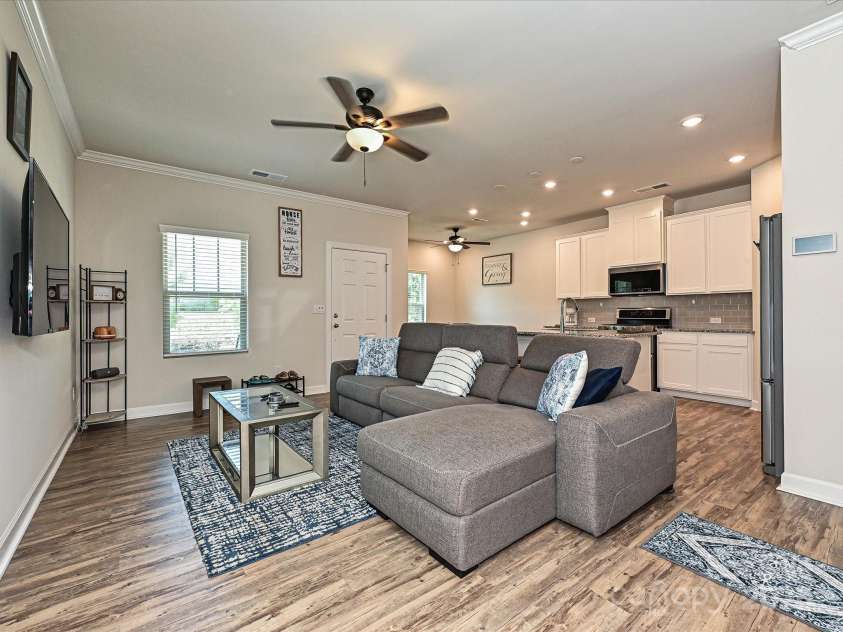 11807 Midnight Way, Huntersville, NC 28078.  MLS# CAR4274877, YatesRealty ID 26460. 