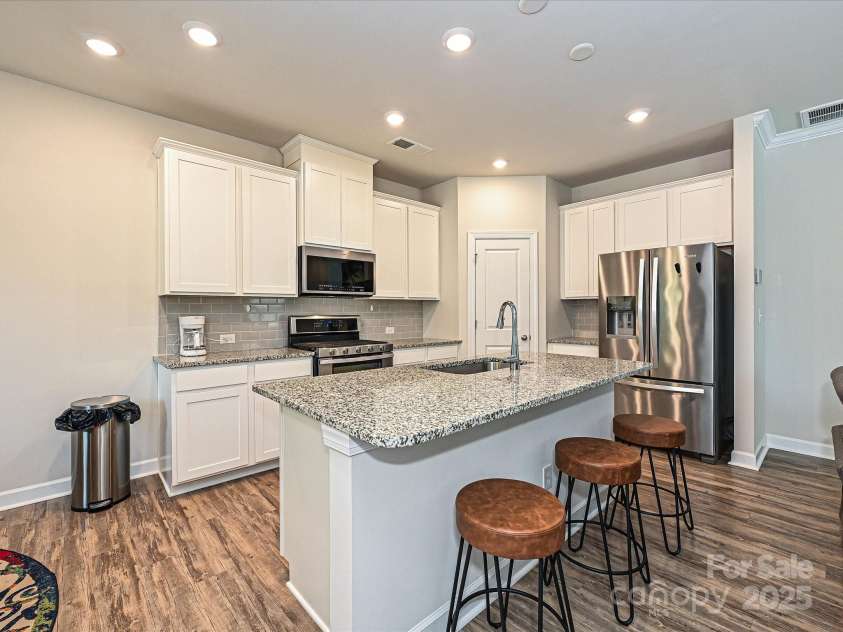 11807 Midnight Way, Huntersville, NC 28078.  MLS# CAR4274877, YatesRealty ID 26460. 