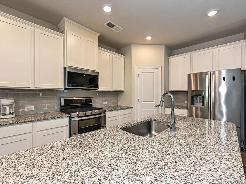 11807 Midnight Way, Huntersville, NC 28078.  MLS# CAR4274877, YatesRealty ID 26460. 