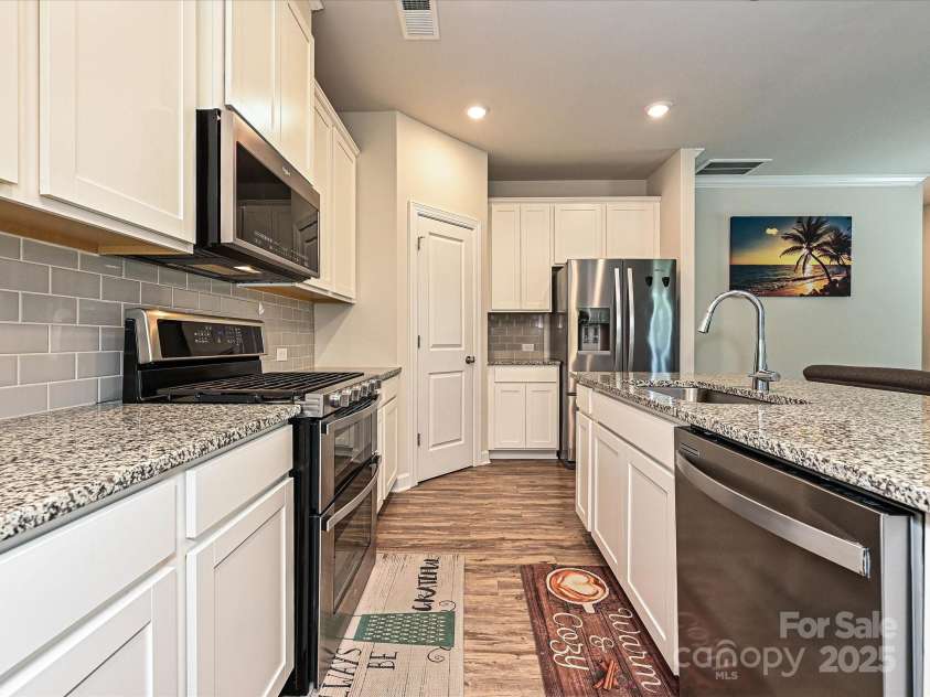 11807 Midnight Way, Huntersville, NC 28078.  MLS# CAR4274877, YatesRealty ID 26460. 