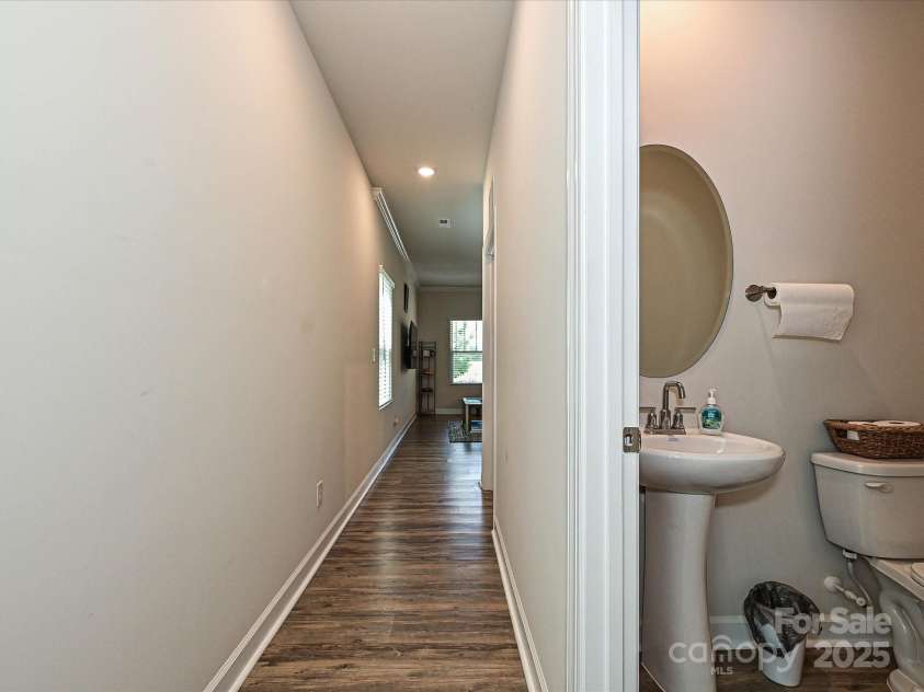 11807 Midnight Way, Huntersville, NC 28078.  MLS# CAR4274877, YatesRealty ID 26460. 