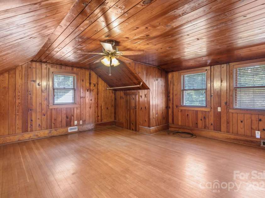 92 Winston Avenue, Asheville, NC 28803.  MLS# CAR4277566, YatesRealty ID 26461. 