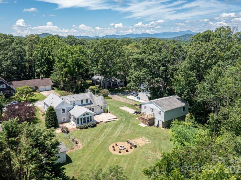 92 Winston Avenue, Asheville, NC 28803.  MLS# CAR4277566, YatesRealty ID 26461. 