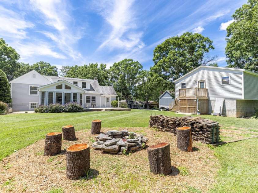 92 Winston Avenue, Asheville, NC 28803.  MLS# CAR4277566, YatesRealty ID 26461. 