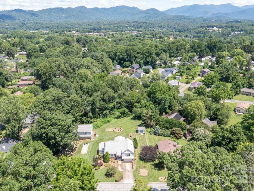 92 Winston Avenue, Asheville, NC 28803.  MLS# CAR4277566, YatesRealty ID 26461. Potential to subdivide, buyer to verify