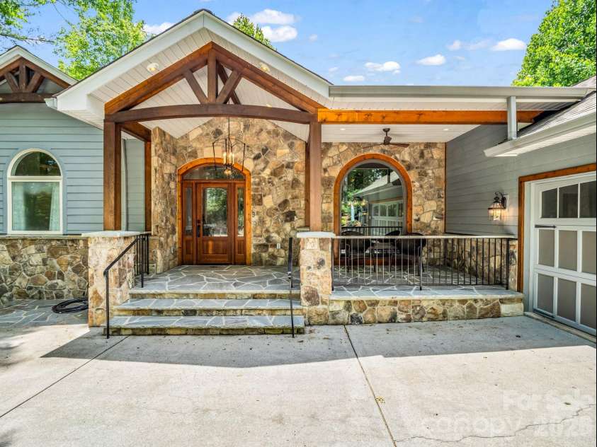 241 Dvdegi Court, Brevard, NC 28712.  MLS# CAR4383265, YatesRealty ID 26462. 