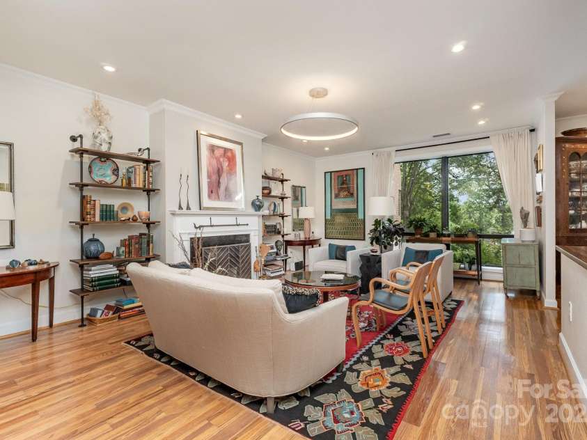 830 Cherokee Road, Charlotte, NC 28207.  MLS# CAR4278493, YatesRealty ID 26462. 