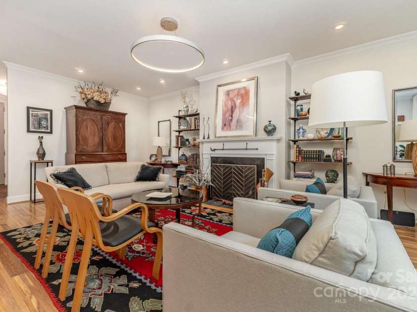 830 Cherokee Road, Charlotte, NC 28207.  MLS# CAR4278493, YatesRealty ID 26462. 