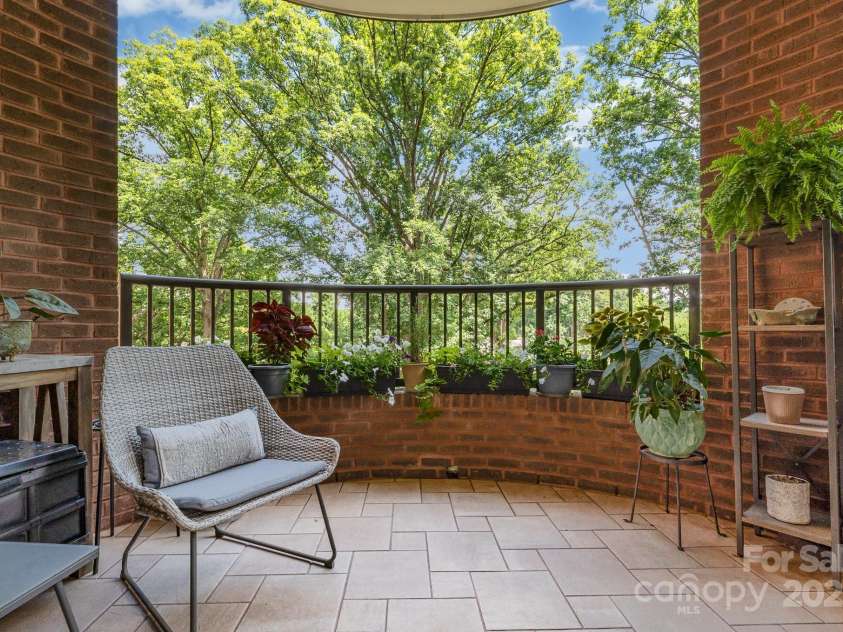 830 Cherokee Road, Charlotte, NC 28207.  MLS# CAR4278493, YatesRealty ID 26462. 