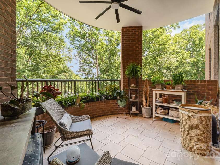 830 Cherokee Road, Charlotte, NC 28207.  MLS# CAR4278493, YatesRealty ID 26462. 