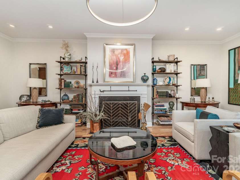 830 Cherokee Road, Charlotte, NC 28207.  MLS# CAR4278493, YatesRealty ID 26462. 