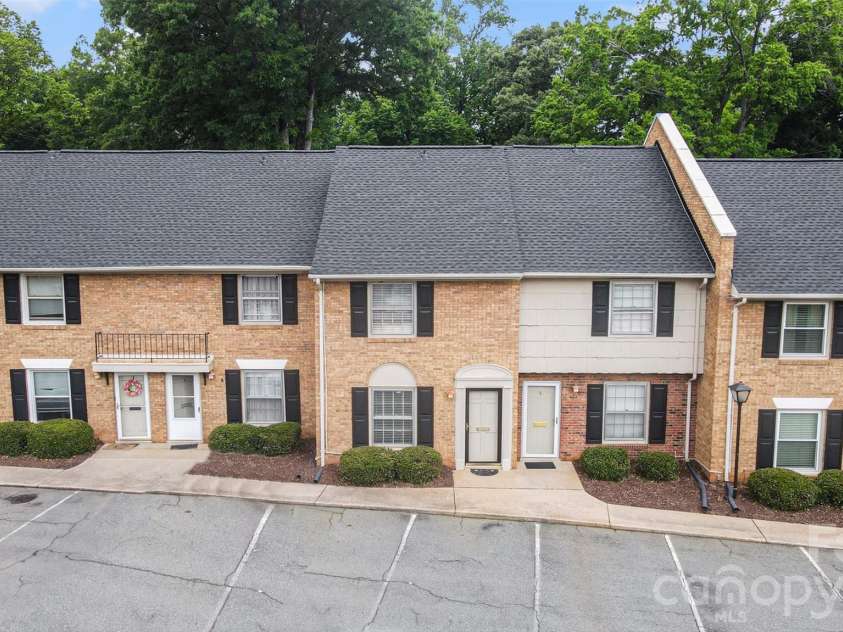 3720 Park Road, Charlotte, NC 28209.  MLS# CAR4386693, YatesRealty ID 26463. 