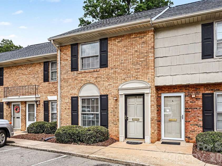 3720 Park Road, Charlotte, NC 28209.  MLS# CAR4386693, YatesRealty ID 26463. 