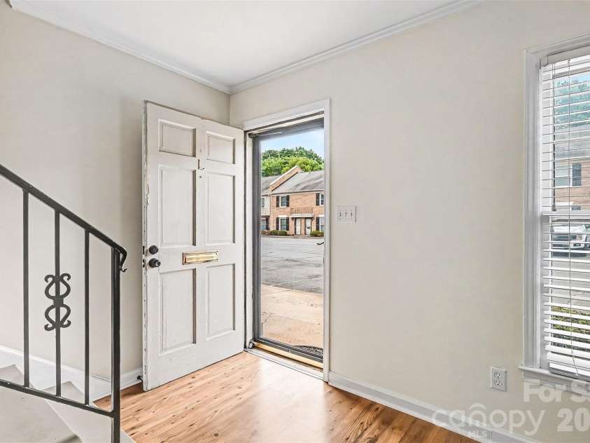3720 Park Road, Charlotte, NC 28209.  MLS# CAR4386693, YatesRealty ID 26463. 