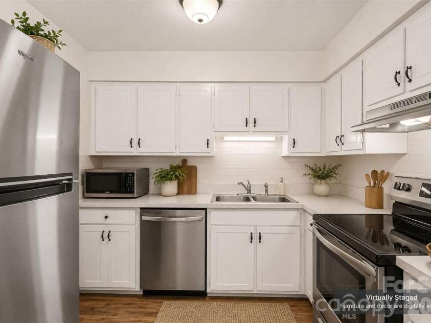 3720 Park Road, Charlotte, NC 28209.  MLS# CAR4386693, YatesRealty ID 26463. 