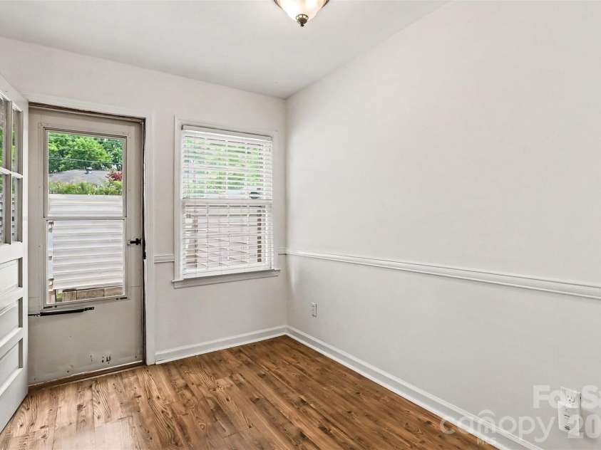 3720 Park Road, Charlotte, NC 28209.  MLS# CAR4386693, YatesRealty ID 26463. 