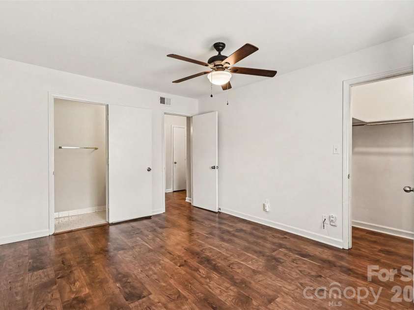 3720 Park Road, Charlotte, NC 28209.  MLS# CAR4386693, YatesRealty ID 26463. 