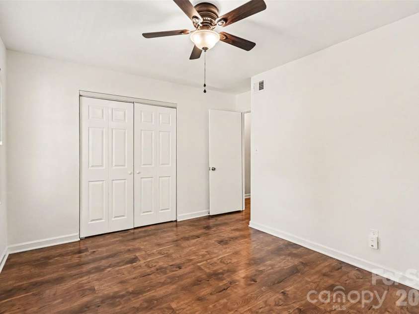 3720 Park Road, Charlotte, NC 28209.  MLS# CAR4386693, YatesRealty ID 26463. 