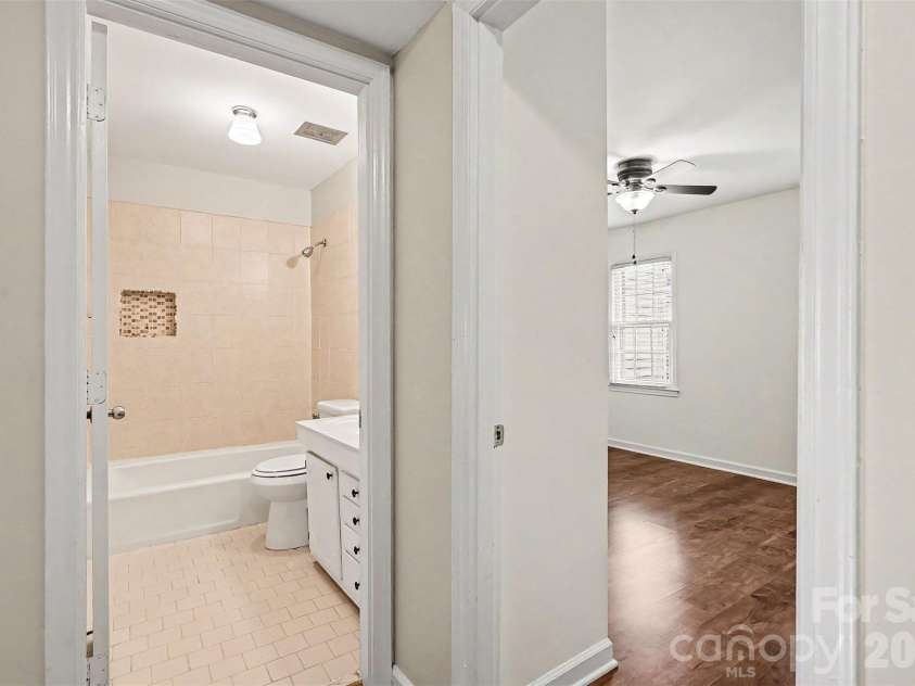 3720 Park Road, Charlotte, NC 28209.  MLS# CAR4386693, YatesRealty ID 26463. 
