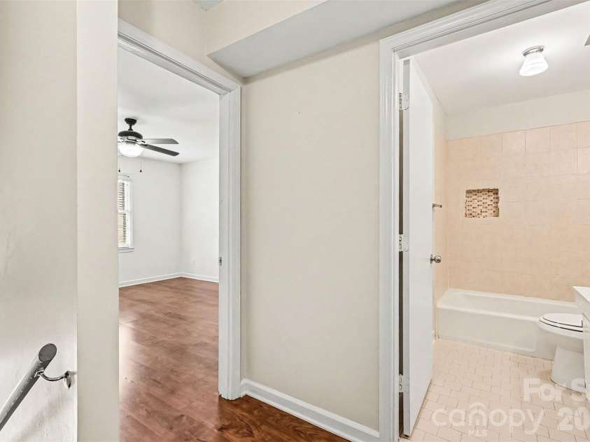 3720 Park Road, Charlotte, NC 28209.  MLS# CAR4386693, YatesRealty ID 26463. 