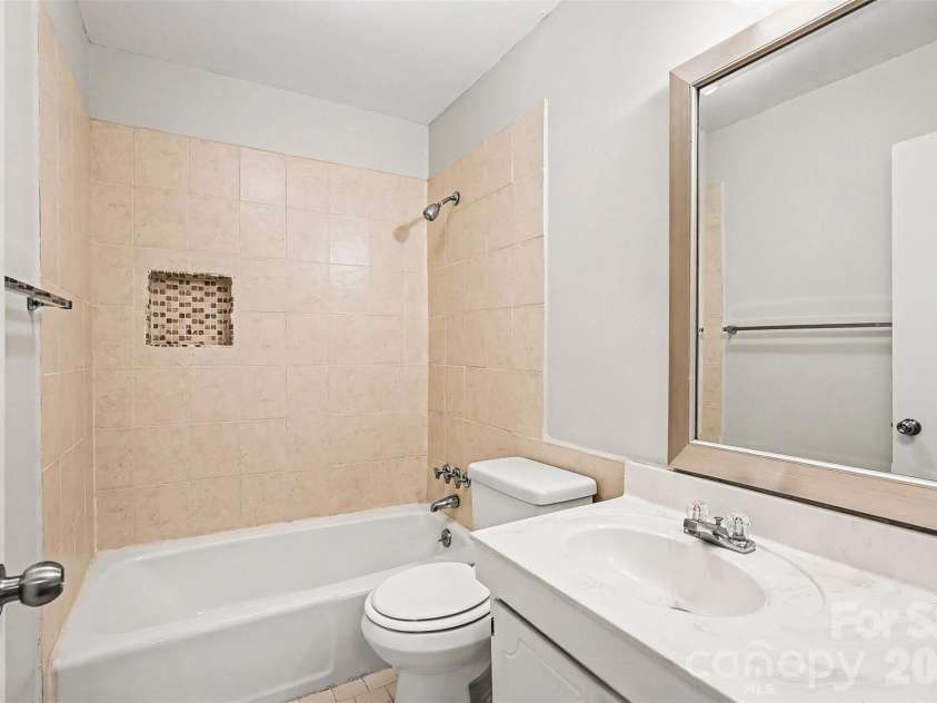 3720 Park Road, Charlotte, NC 28209.  MLS# CAR4386693, YatesRealty ID 26463. 