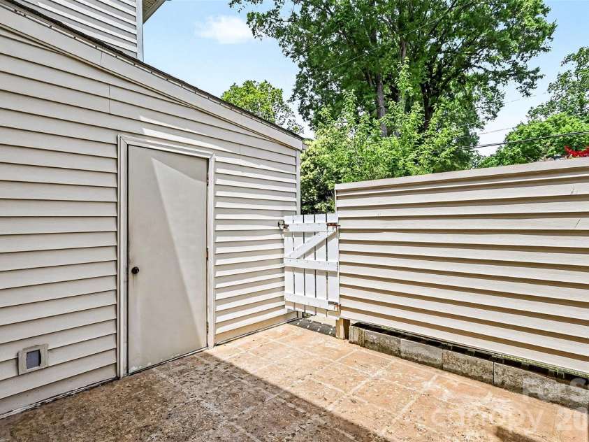 3720 Park Road, Charlotte, NC 28209.  MLS# CAR4386693, YatesRealty ID 26463. 