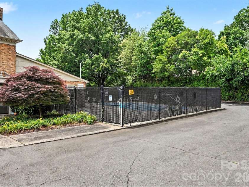 3720 Park Road, Charlotte, NC 28209.  MLS# CAR4386693, YatesRealty ID 26463. 