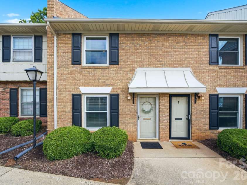3720 Park Road, Charlotte, NC 28209.  MLS# CAR4412025, YatesRealty ID 26463. 