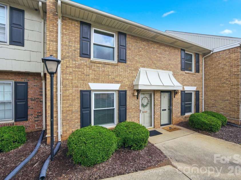 3720 Park Road, Charlotte, NC 28209.  MLS# CAR4412025, YatesRealty ID 26463. 