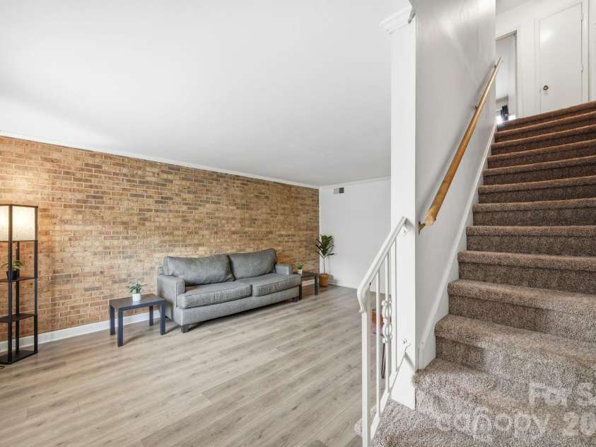 3720 Park Road, Charlotte, NC 28209.  MLS# CAR4412025, YatesRealty ID 26463. 