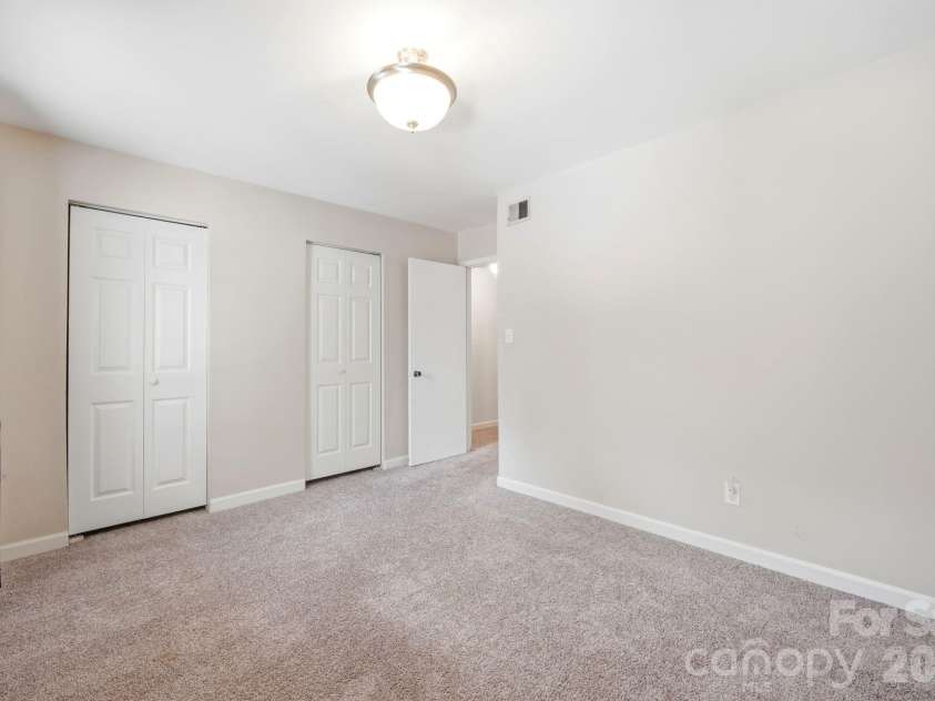 3720 Park Road, Charlotte, NC 28209.  MLS# CAR4412025, YatesRealty ID 26463. 