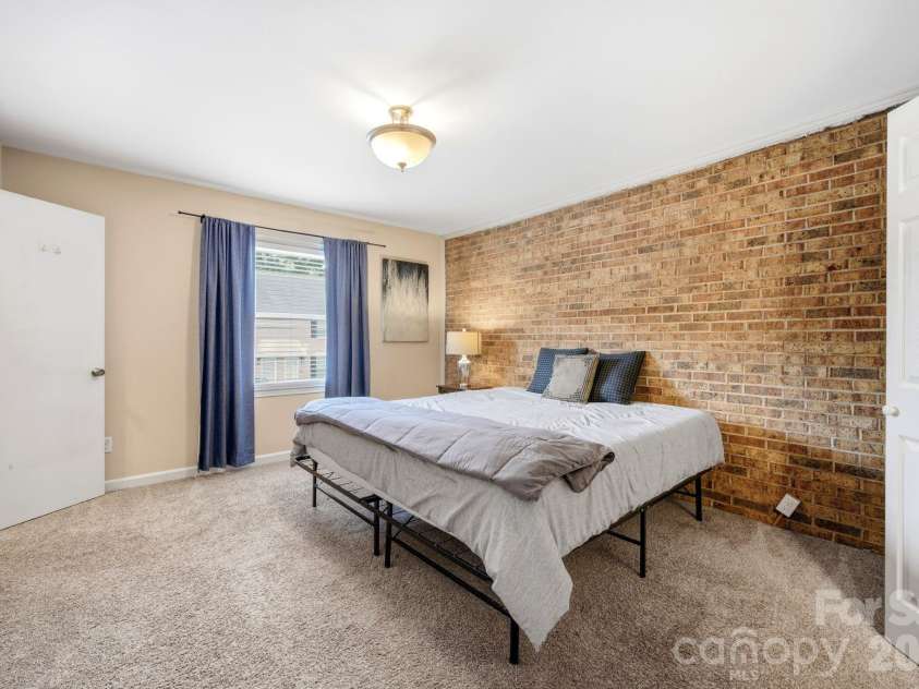 3720 Park Road, Charlotte, NC 28209.  MLS# CAR4412025, YatesRealty ID 26463. 