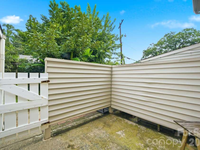 3720 Park Road, Charlotte, NC 28209.  MLS# CAR4412025, YatesRealty ID 26463. 