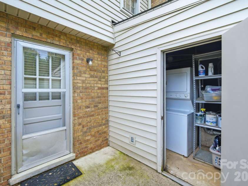 3720 Park Road, Charlotte, NC 28209.  MLS# CAR4412025, YatesRealty ID 26463. 