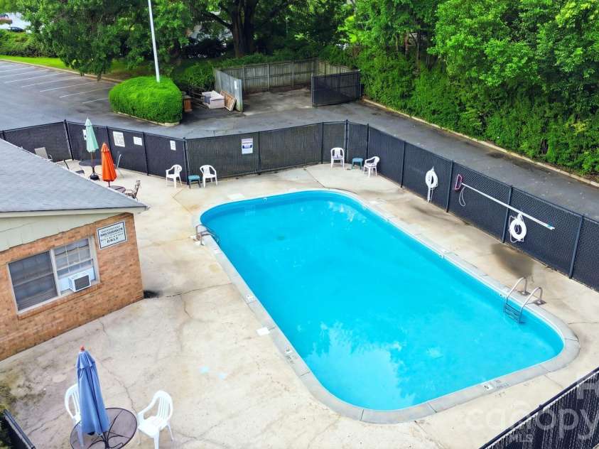 3720 Park Road, Charlotte, NC 28209.  MLS# CAR4412025, YatesRealty ID 26463. 