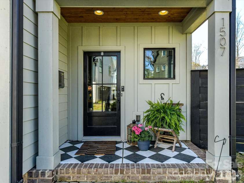 1507 Landis Avenue, Charlotte, NC 28205.  MLS# CAR4359492, YatesRealty ID 26464. 
