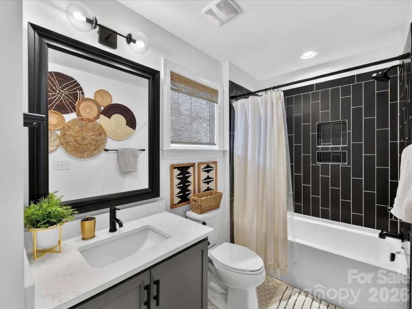 1507 Landis Avenue, Charlotte, NC 28205.  MLS# CAR4359492, YatesRealty ID 26464. 