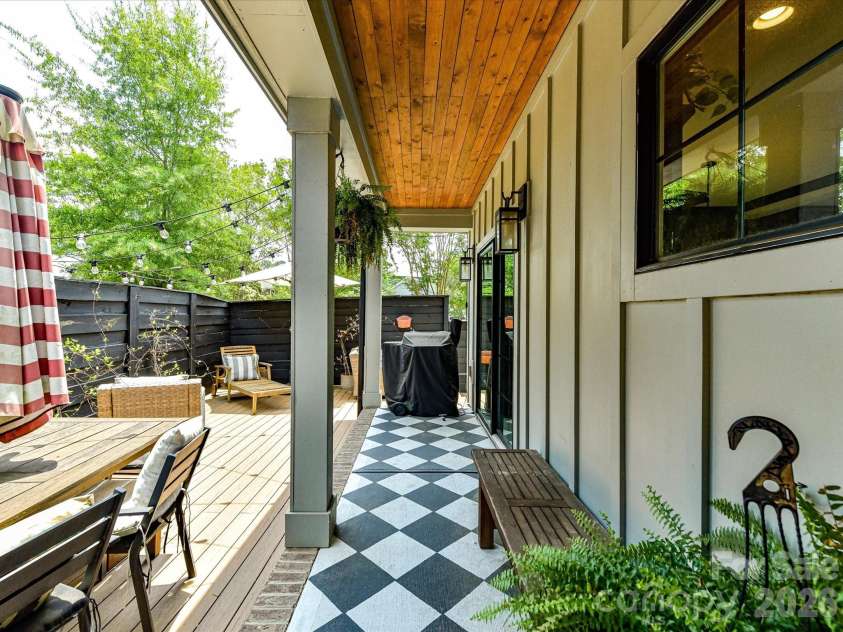 1507 Landis Avenue, Charlotte, NC 28205.  MLS# CAR4359492, YatesRealty ID 26464. 