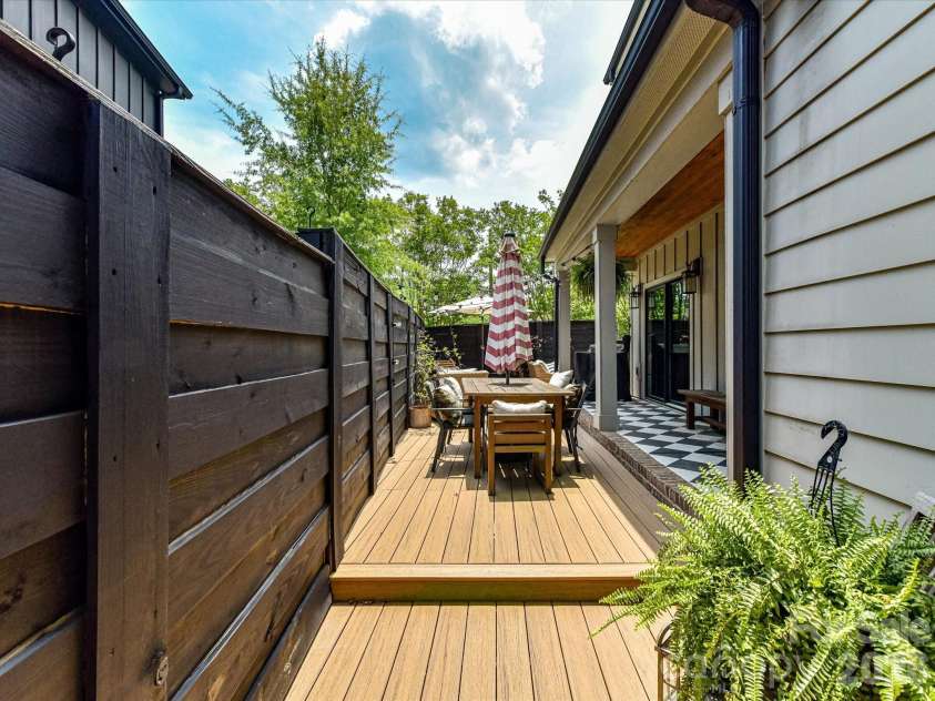 1507 Landis Avenue, Charlotte, NC 28205.  MLS# CAR4359492, YatesRealty ID 26464. 