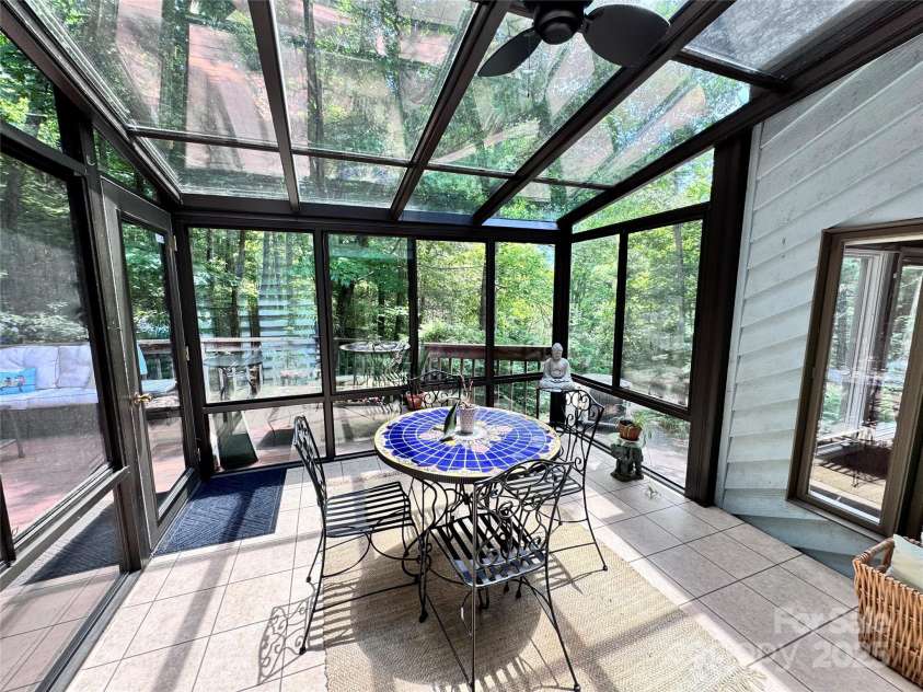 67 Cliffview Drive, Asheville, NC 28803.  MLS# CAR4267157, YatesRealty ID 26464. 