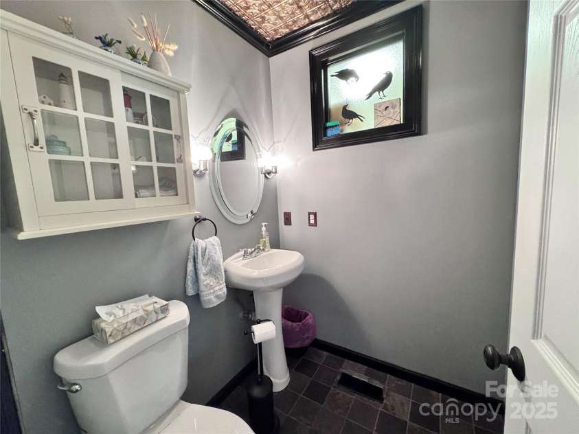 67 Cliffview Drive, Asheville, NC 28803.  MLS# CAR4267157, YatesRealty ID 26464. 