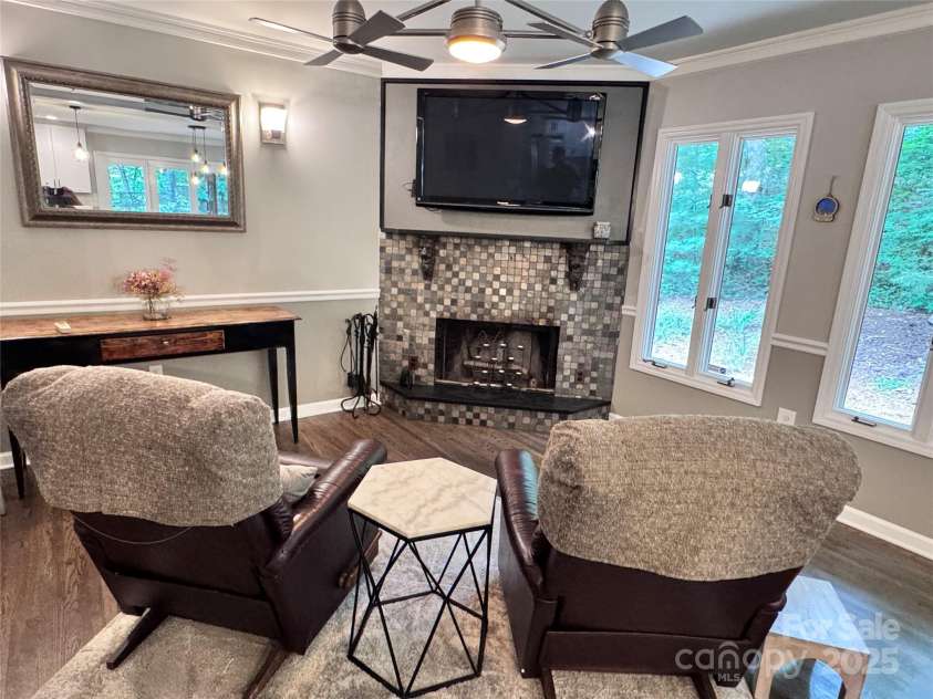 67 Cliffview Drive, Asheville, NC 28803.  MLS# CAR4267157, YatesRealty ID 26464. 