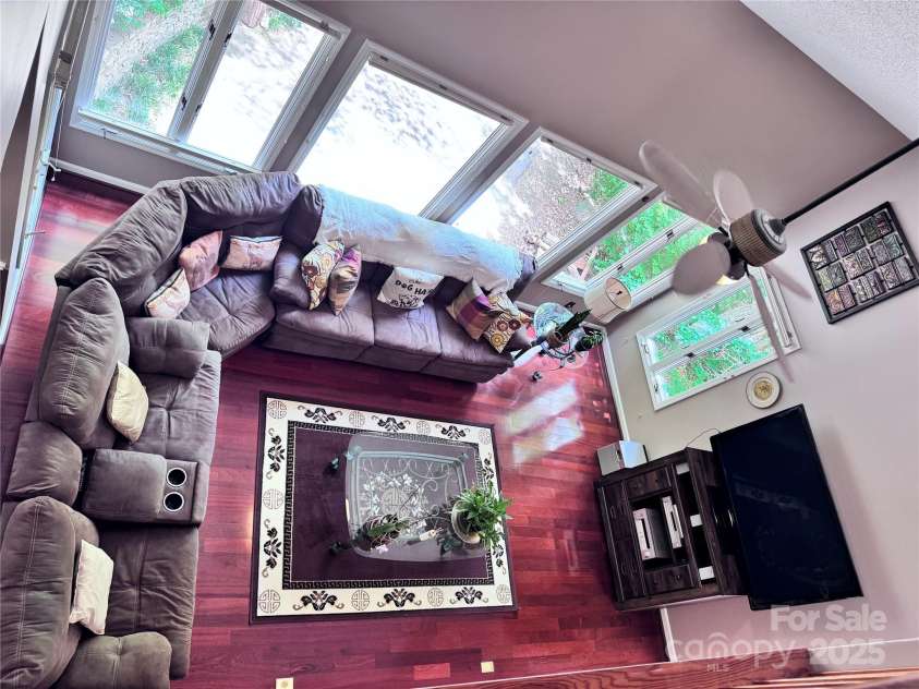 67 Cliffview Drive, Asheville, NC 28803.  MLS# CAR4267157, YatesRealty ID 26464. 